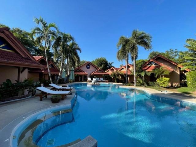 The Pace Phuket Boutique Resort Rawai Eksteriør billede
